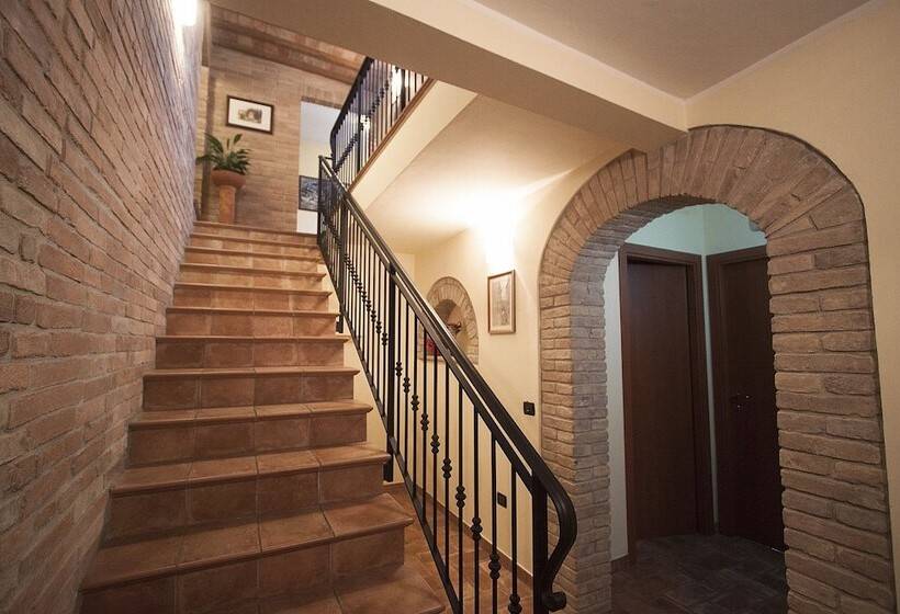 بنسيون Camere Santucci