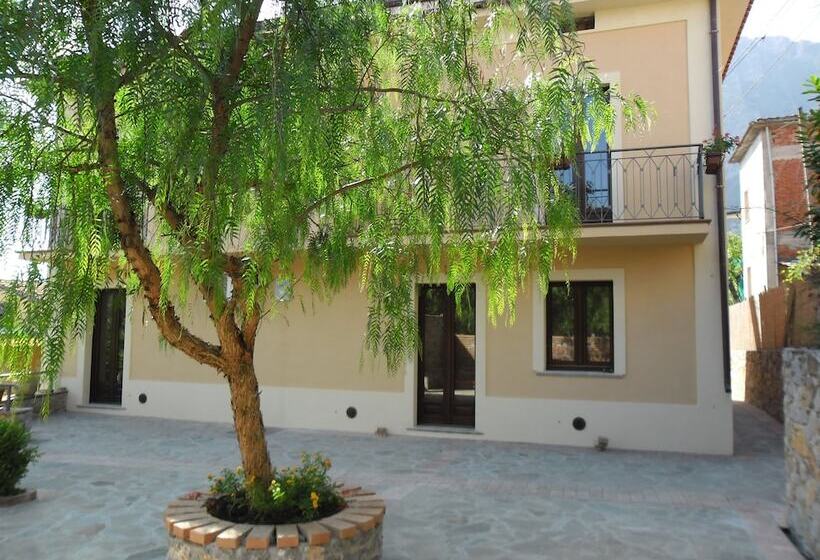 مبيت وإفطار Casale Del Borgo