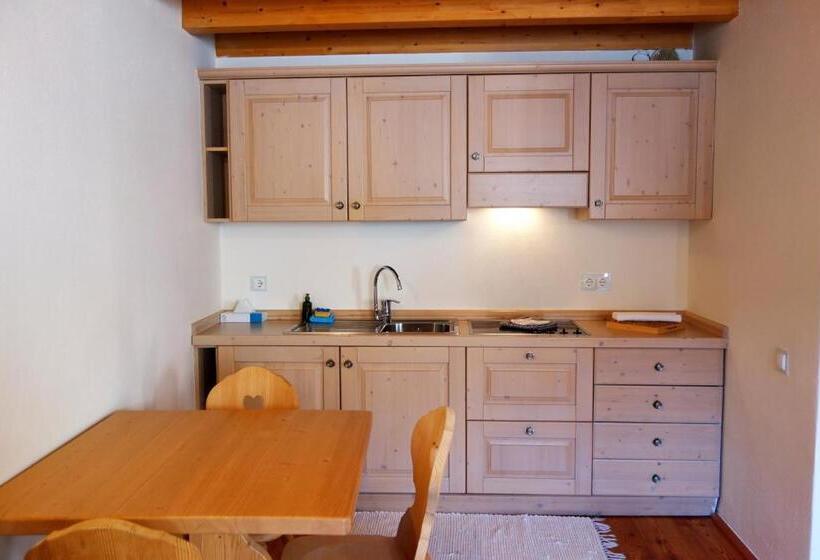 فندق Agriturismo Maso Besleri