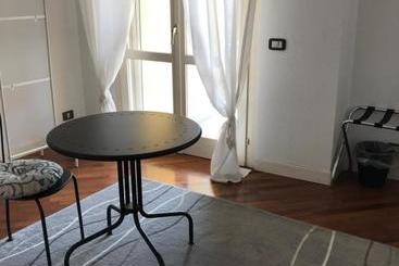 پانسیون Guesthouse Flora