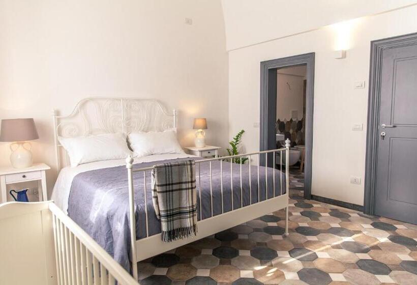 پانسیون Marinella Suite Home