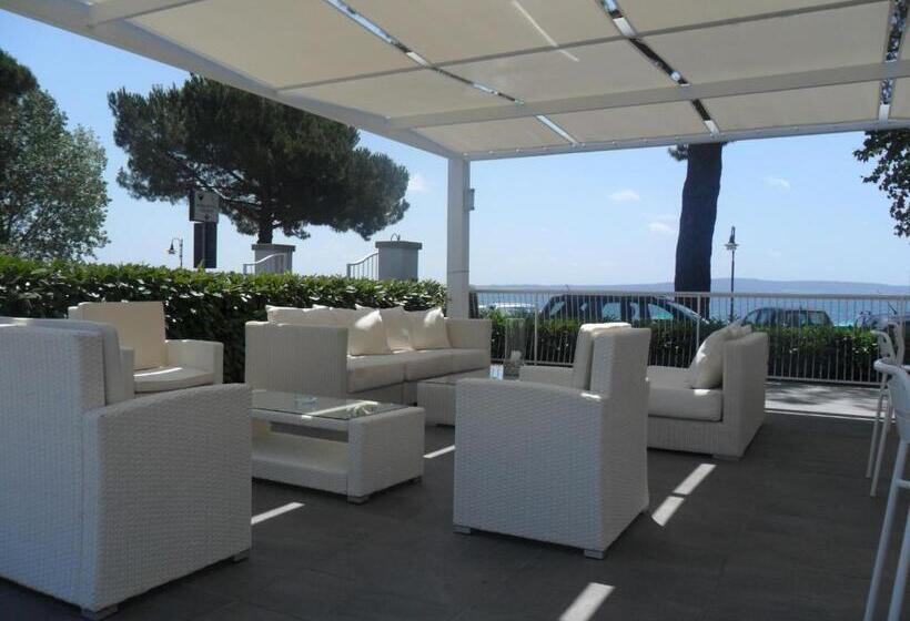 پانسیون Skipper White Guest House