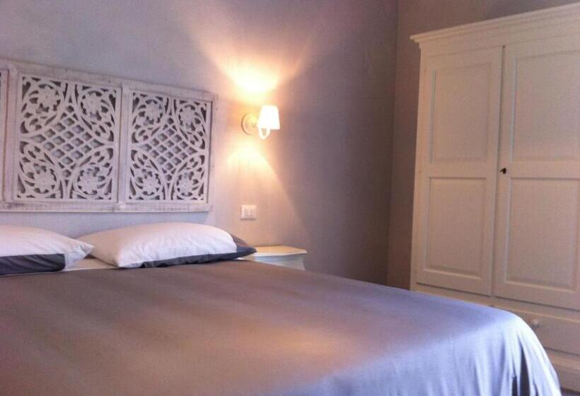پانسیون Skipper White Guest House