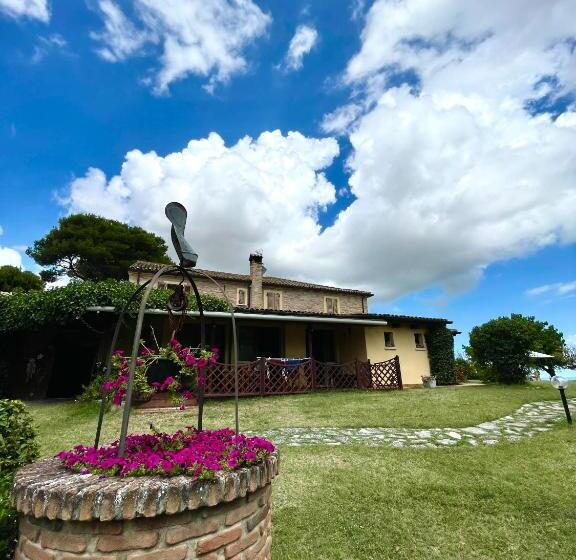 فندق Agriturismo Papaveri E Papere