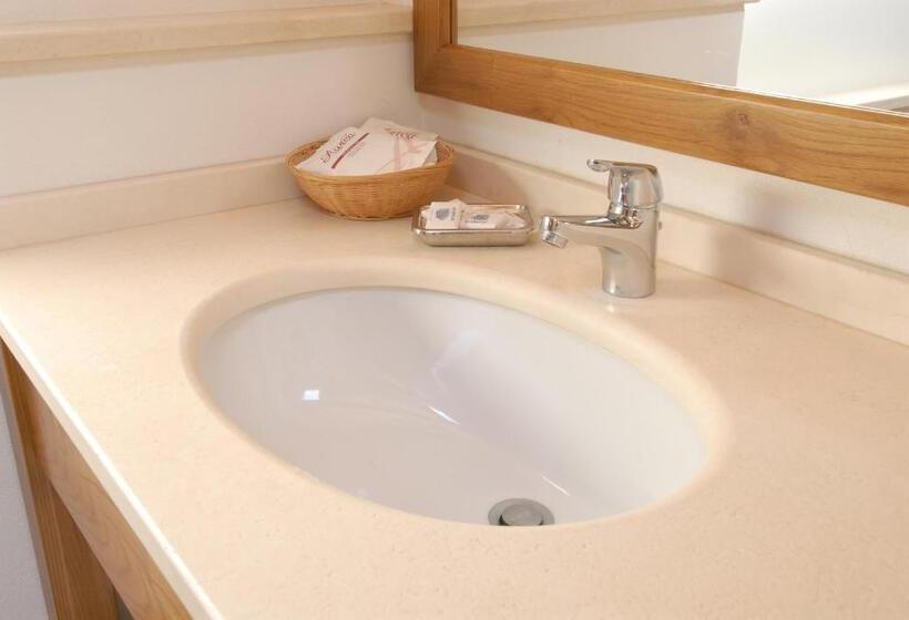 فندق Agriturismo Tenuta Conti Faina