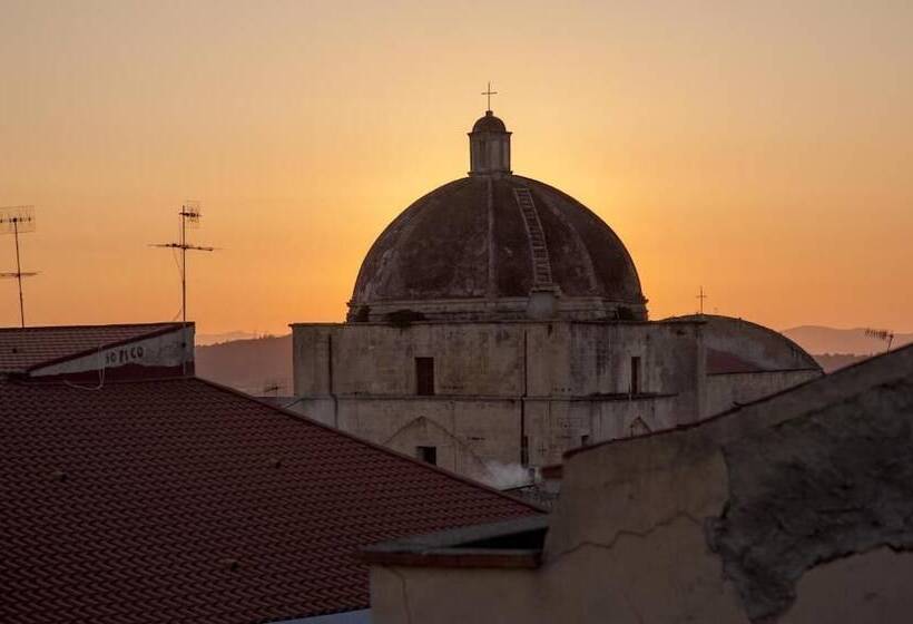 پانسیون Piazza Azuni 18 Guest House