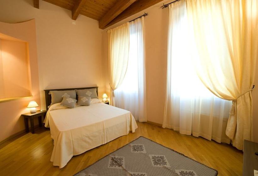 پانسیون Piazza Azuni 18 Guest House