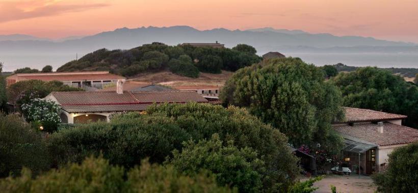 호텔 Agriturismo Nuraghe Tuttusoni