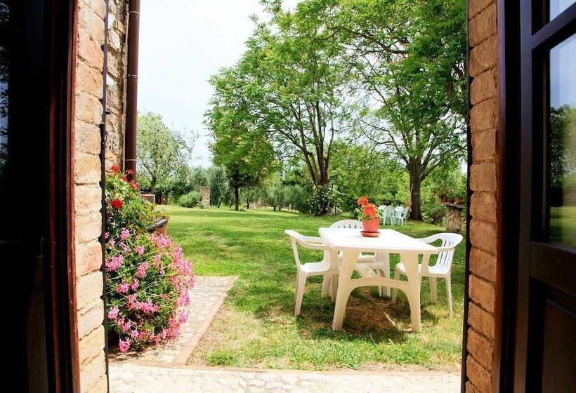 فندق Agriturismo Podere Luchiano