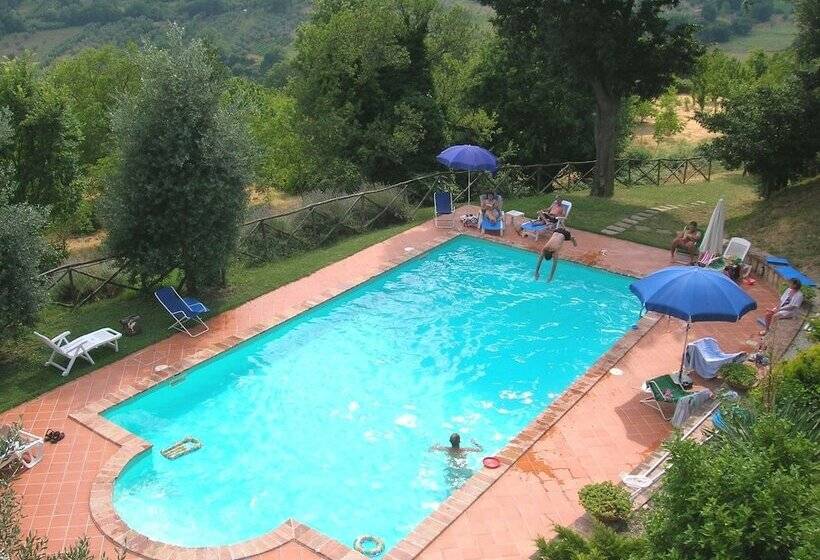 فندق Agriturismo Podere Luchiano
