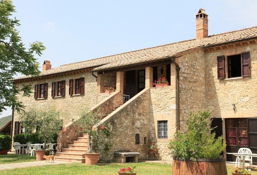 فندق Agriturismo Podere Luchiano