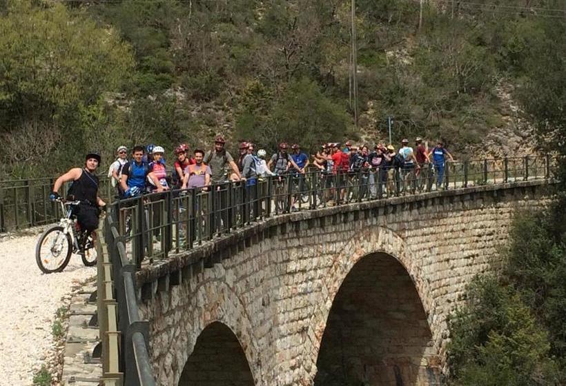 בית מלון כפרי Agriturismo Zafferano E Dintorni