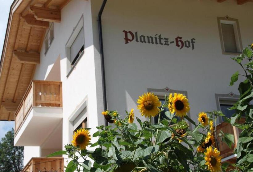 هتل Planitzhof
