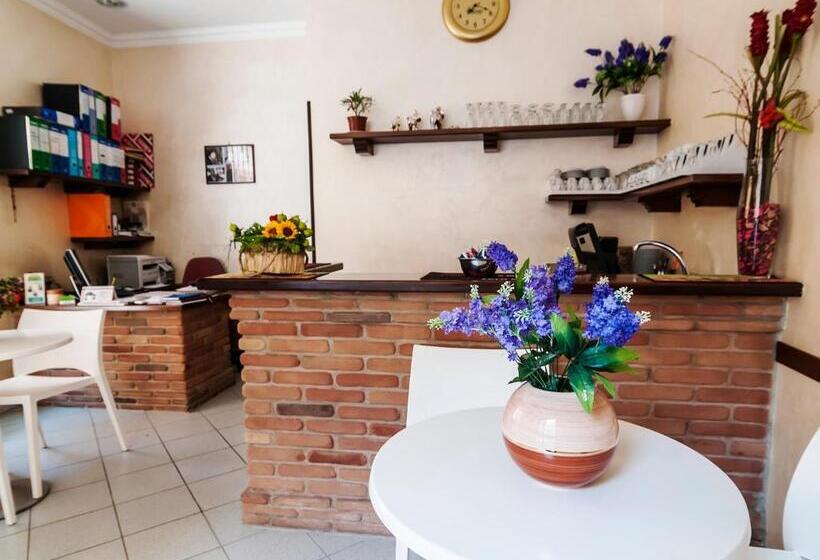 پانسیون La Casa Degli Artisti 1