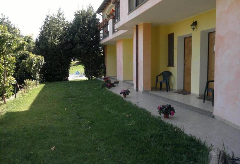 בית מלון כפרי Agriturismo Francadu