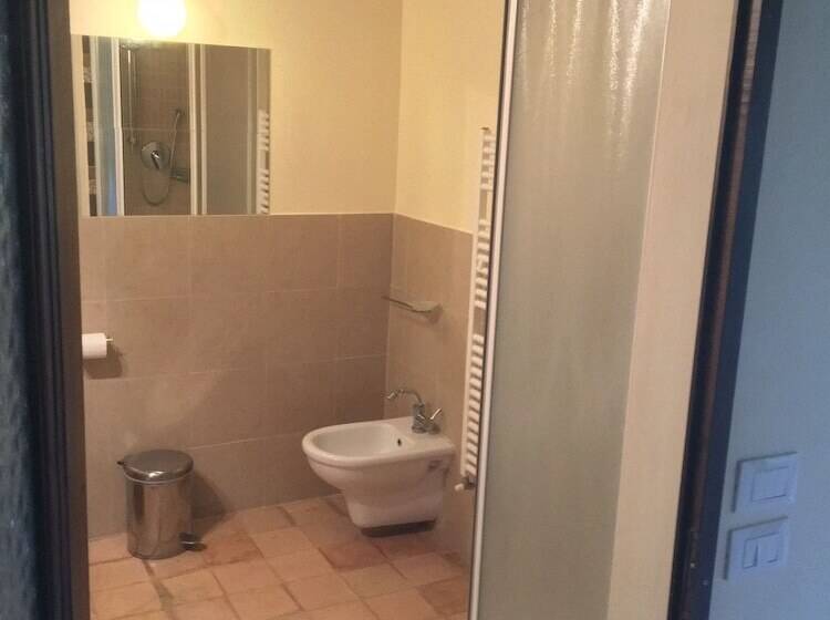 בית מלון כפרי Godiolo