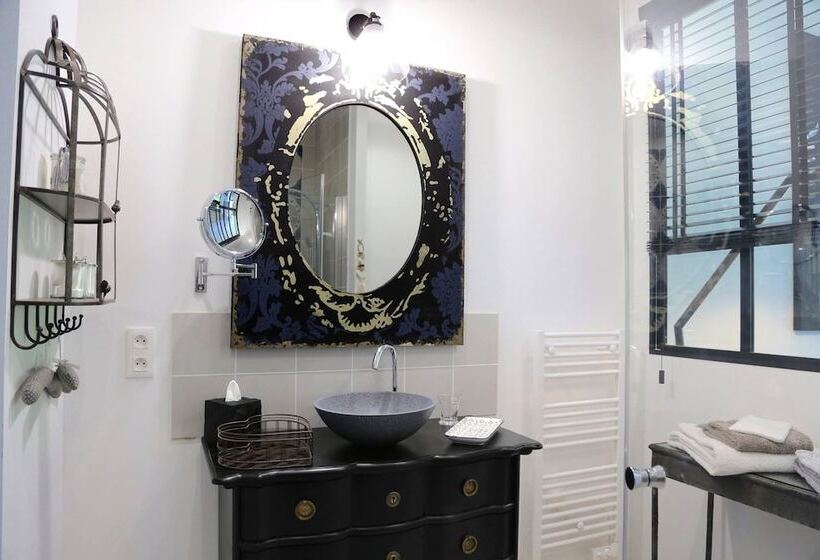 بنسيون La Maison D Inès And Ugolin & Spa