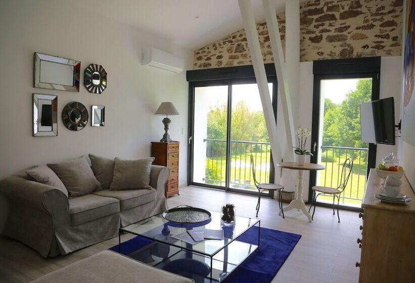 بنسيون La Maison D Inès And Ugolin & Spa