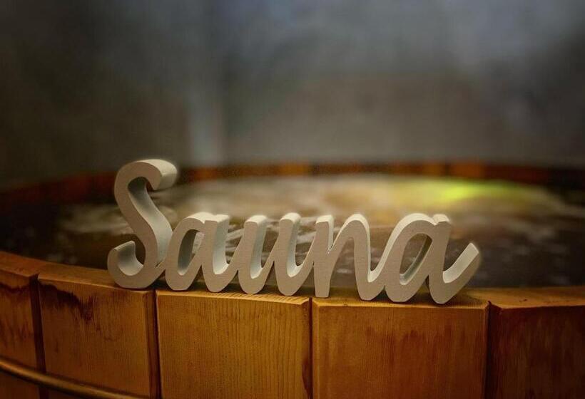 بنسيون La Maison D Inès And Ugolin & Spa