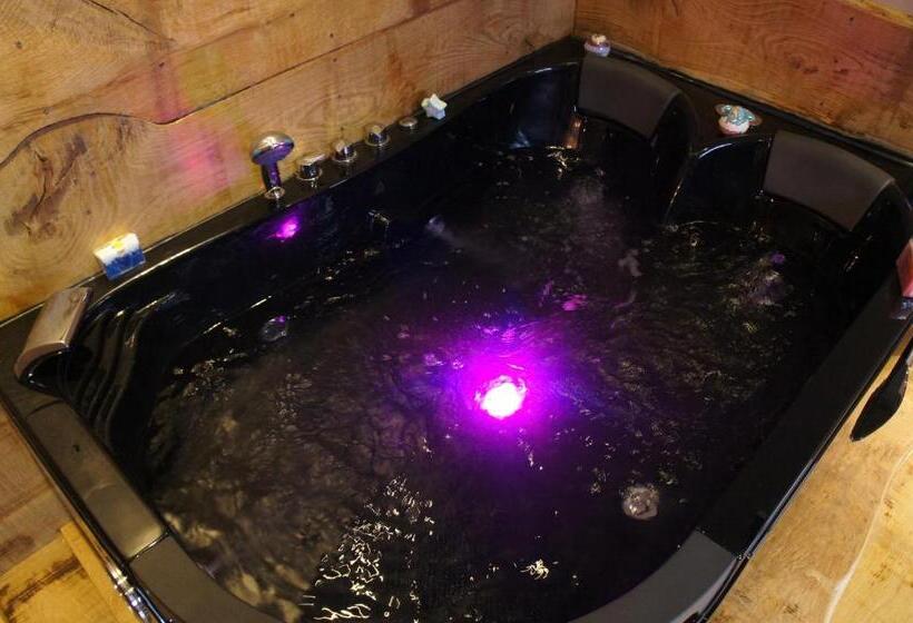 Au Detour De Gournay