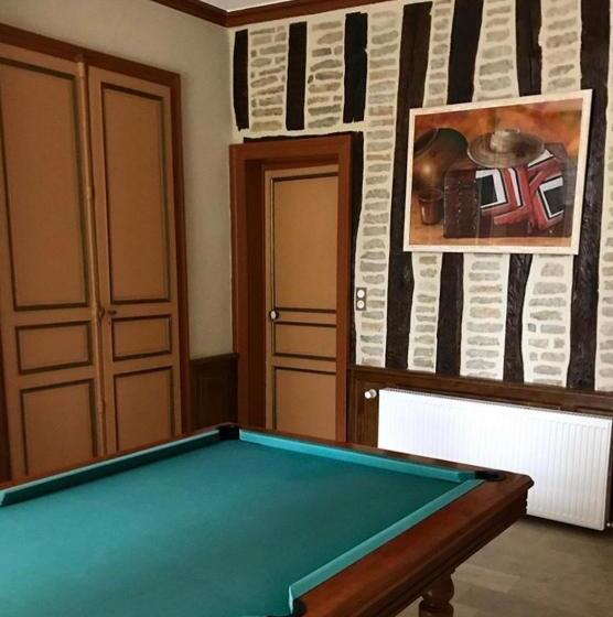 بنسيون Auberge Des Capucins