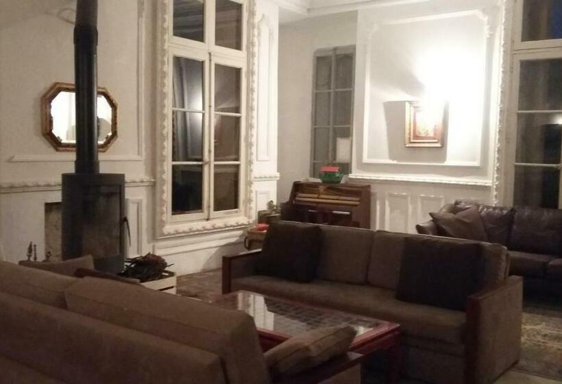 ペンション Chateau La Bouriette