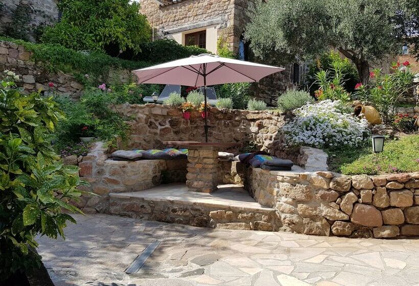 پانسیون Villa Arca