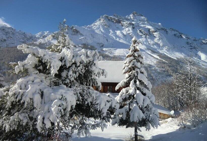 호스텔 Auberge Du Pont De L Alp