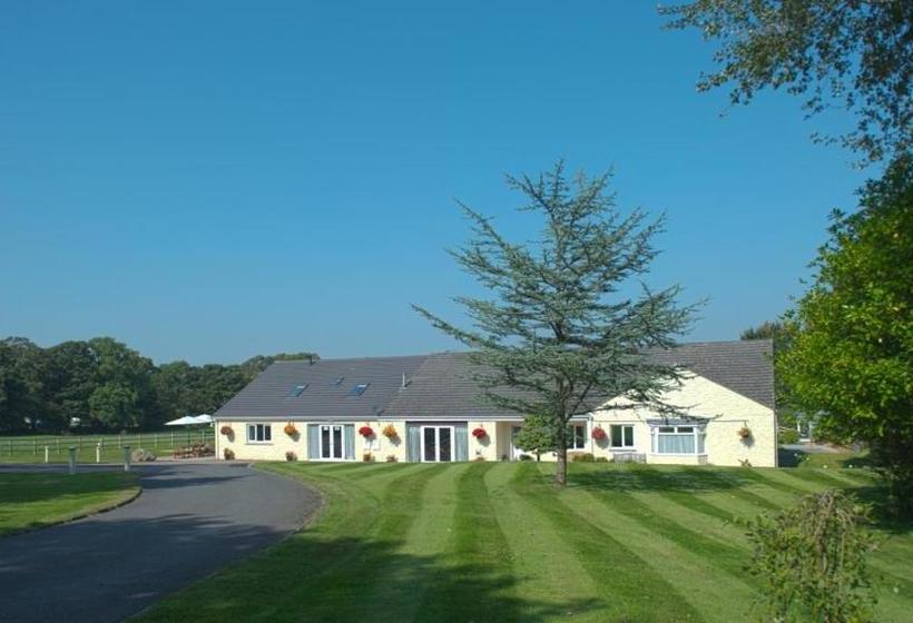 مبيت وإفطار Lovesgrove Country Guest House
