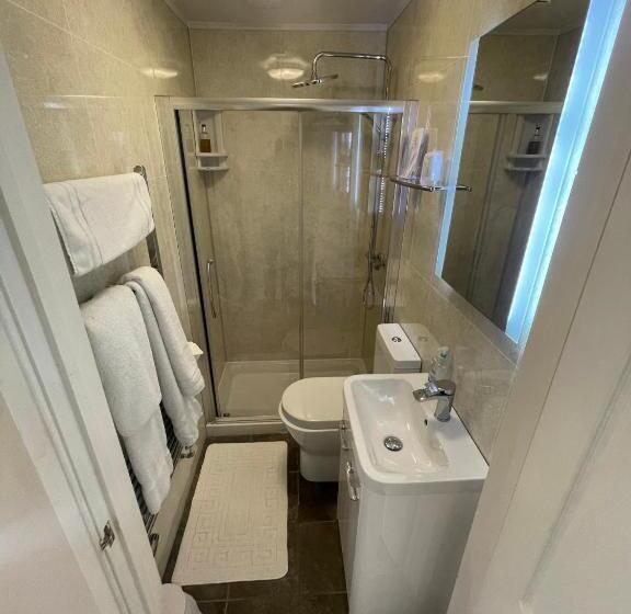 مبيت وإفطار Lovesgrove Country Guest House