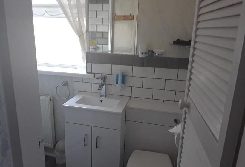 مبيت وإفطار Three Palms