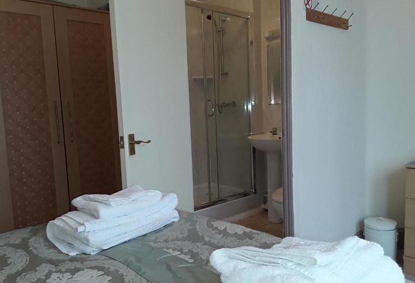 مبيت وإفطار Three Palms