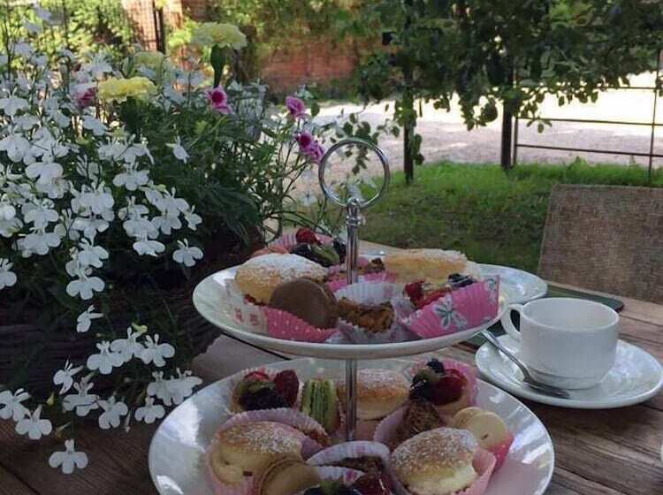 민박 West View Lodge