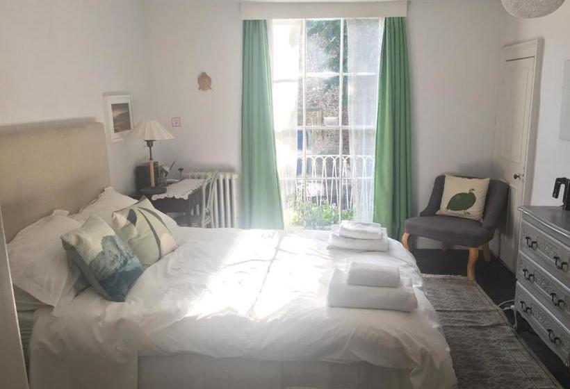 پانسیون Baye House