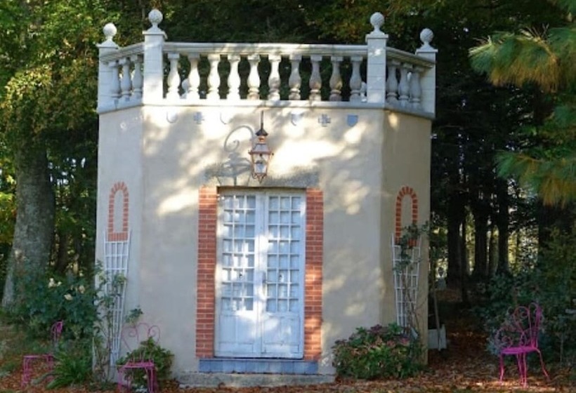 بنسيون Château De Montbrault
