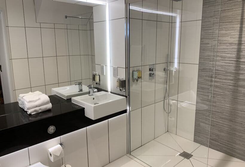 The Wheatsheaf Hotel, Sandbach