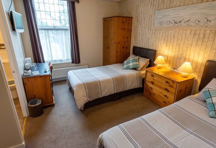 پانسیون Aarondale Guest House