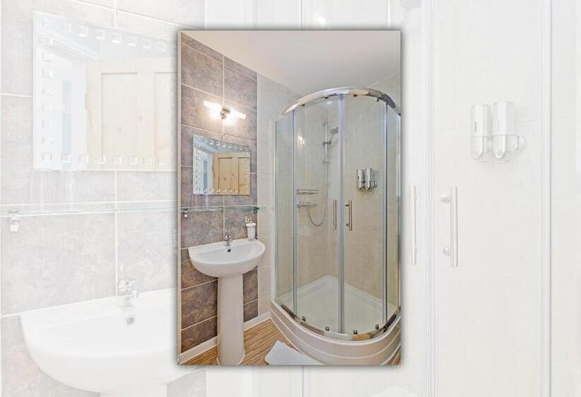 بنسيون White Rose Guest House