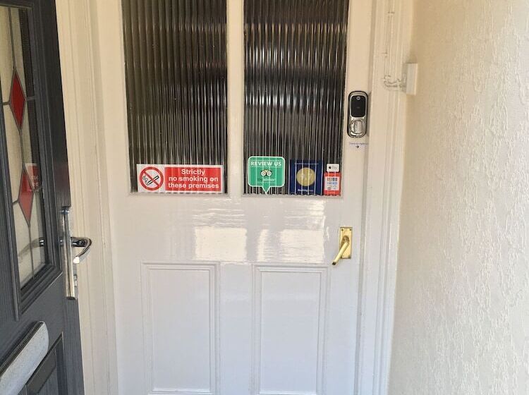 بنسيون Belford House Self Check In Rooms