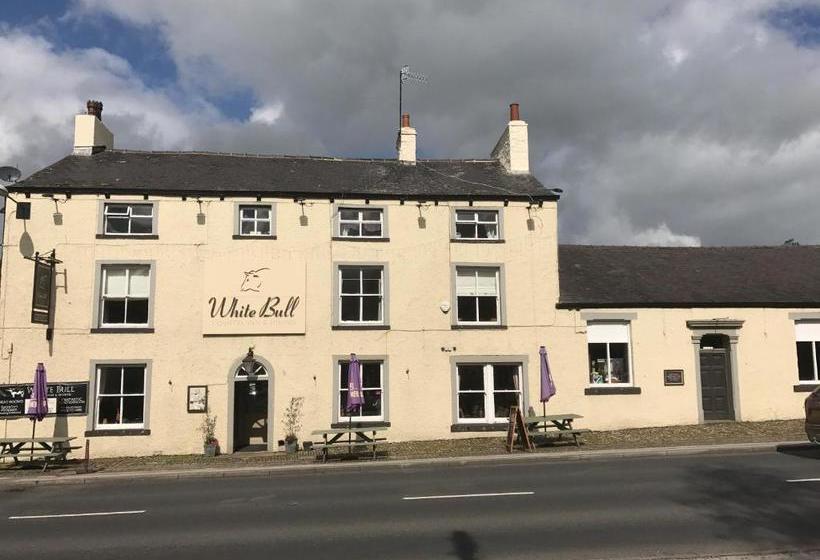 ユースホステル The White Bull Country Inn & Dining