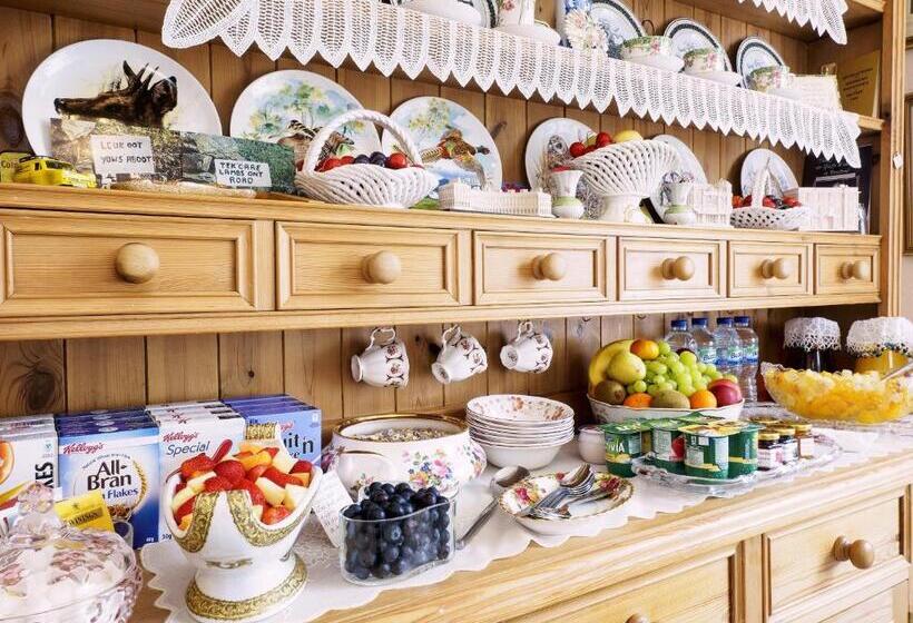 פנסיון Braemar Guest House