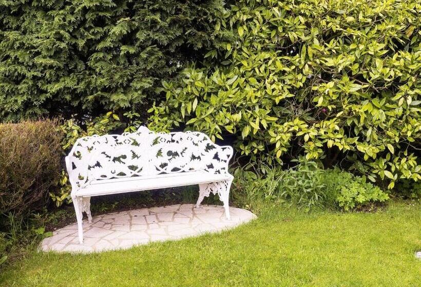 פנסיון Braemar Guest House