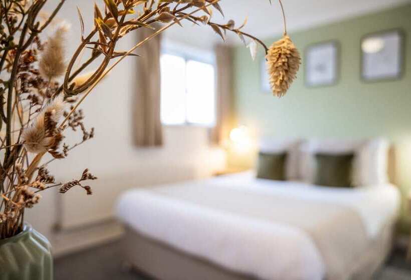 بنسيون Inn For All Seasons