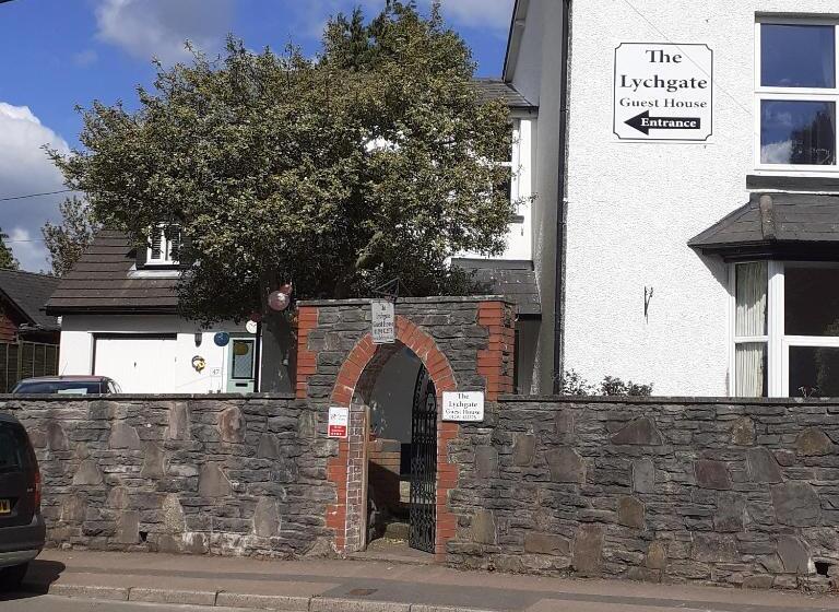 بنسيون The Lychgate
