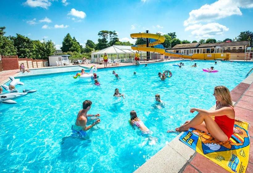 리조트 Trelawne Manor Holiday Park