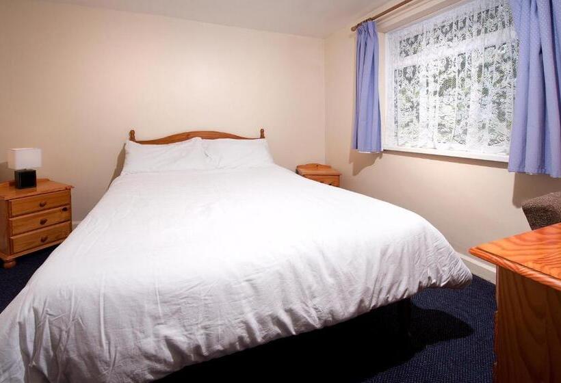 리조트 Trelawne Manor Holiday Park