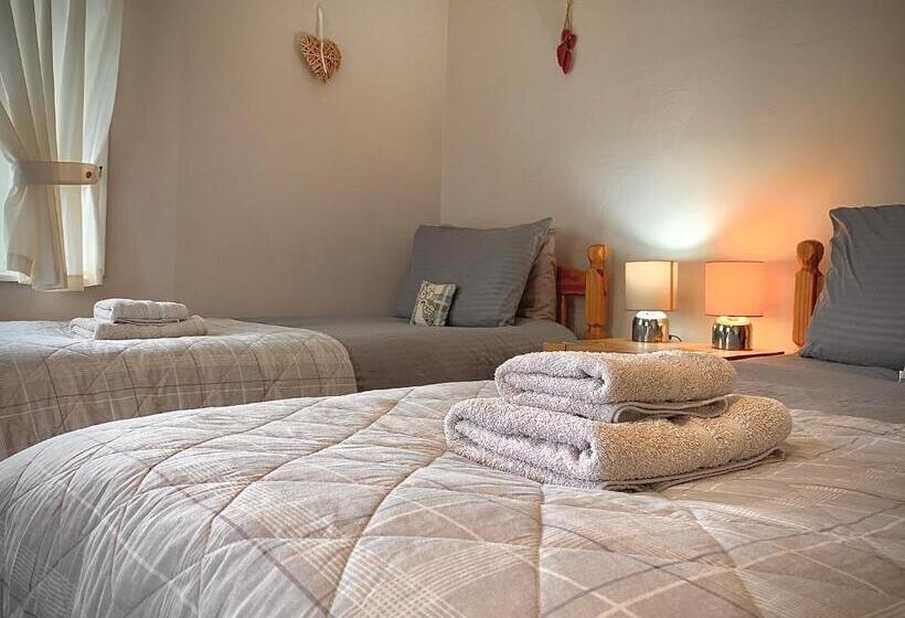 הוסטל Farr Bay Inn