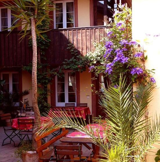 Общежитие Historisches Genusshotel Löwen