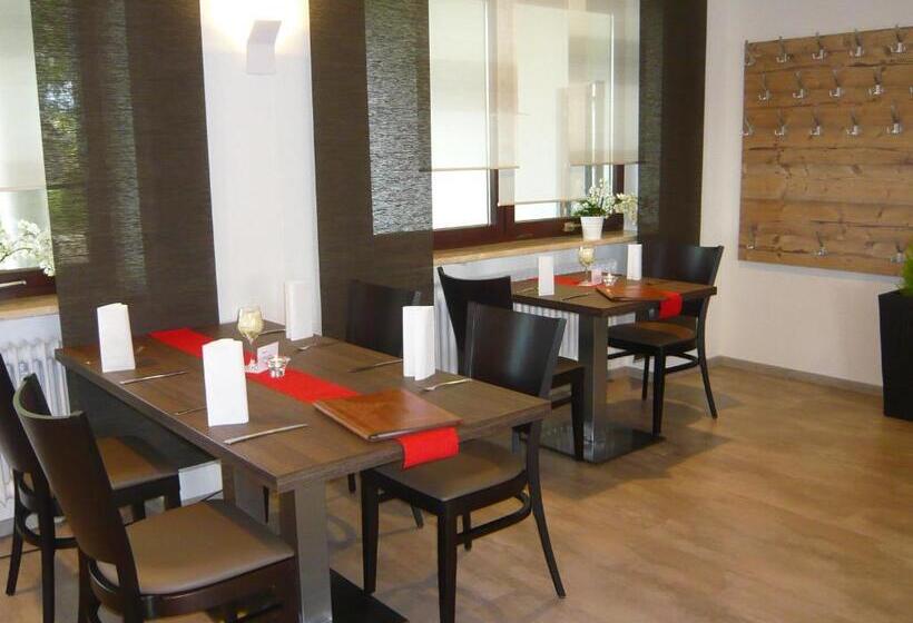 ユースホステル Landgasthof Felsenkeller