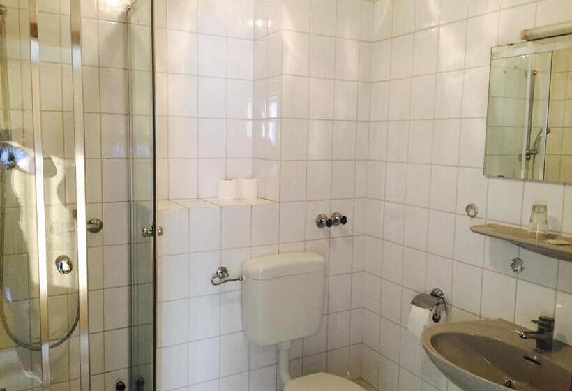 هاستل Restaurant Mirena